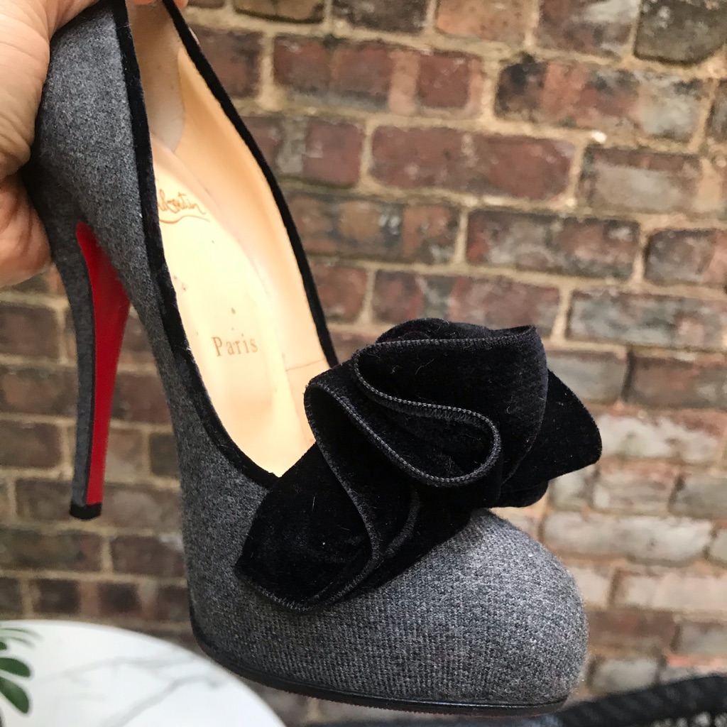 Rare Christian Louboutin Size 38 Grey Black Pumps